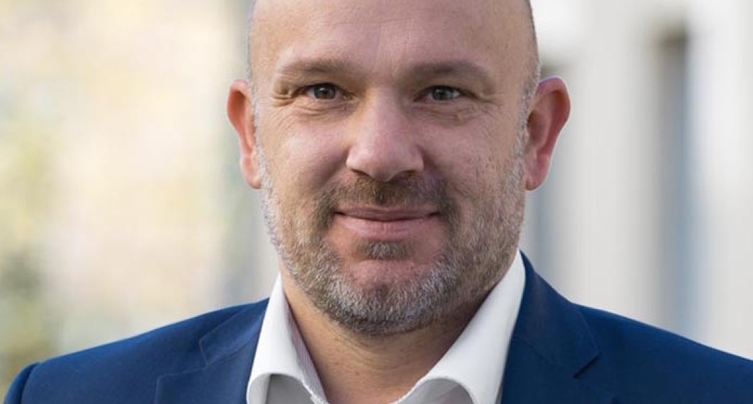 befördert Marcus Ambrus zum Chefstrategen in der Holding